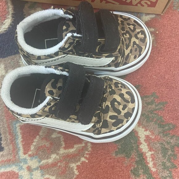 Leopard-print Vans Toddler Old Skool V shoes, size 2.5 - Picture 2 of 3